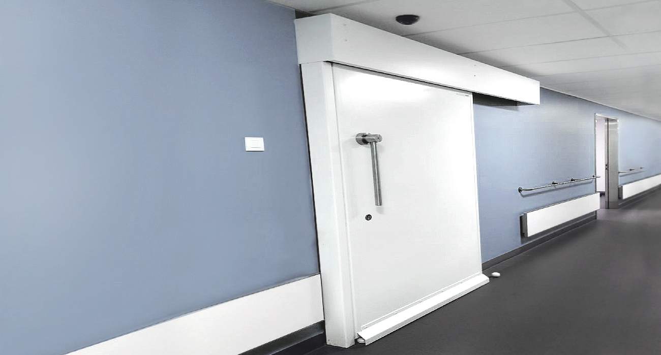 Acoustic sliding door with a high degree of sound insulation