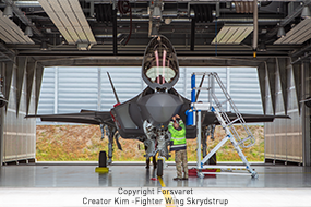 Case study on the delivery of more than 6,700 square meters of noise shield panels around the hangars